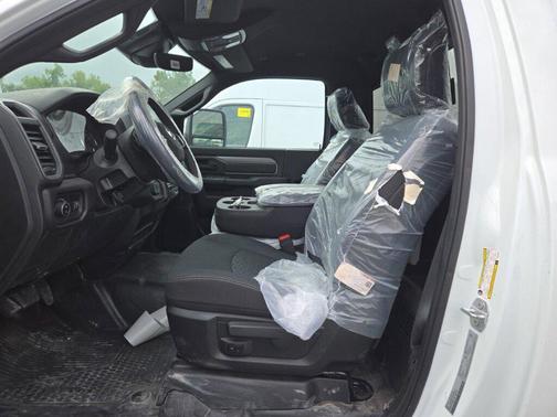 2025 RAM 3500 Tradesman Regular Cab 4x4 8' Box