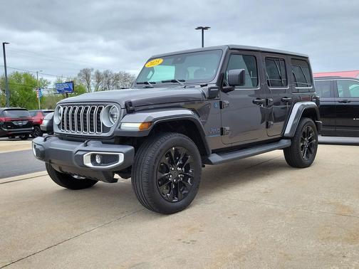 Granite Crystal Metallic Clearcoat 2025 Jeep Wrangler 4xe Sahara
