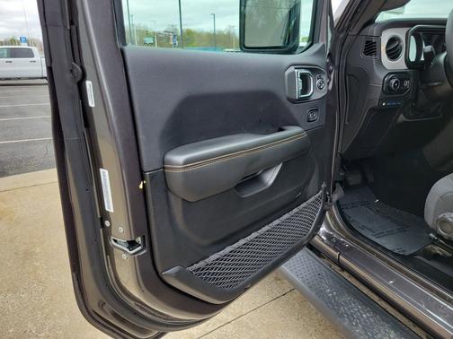 Granite Crystal Metallic Clearcoat 2025 Jeep Wrangler 4xe Sahara