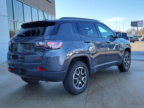 2024 Jeep Compass Trailhawk