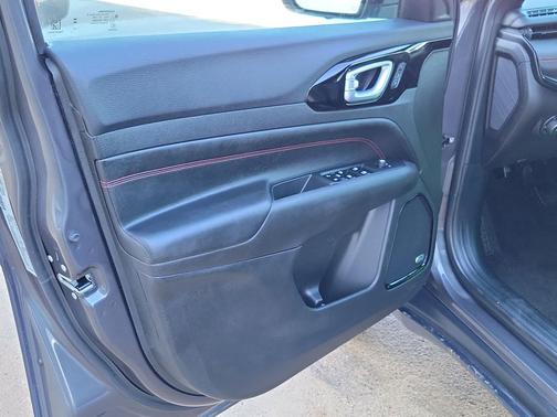 Baltic Gray Metallic Clearcoat 2024 Jeep Compass Trailhawk