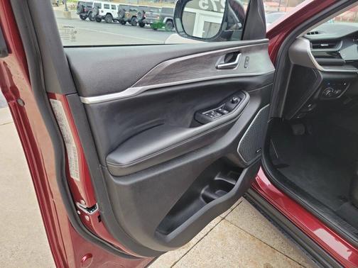 Velvet Red Pearlcoat 2023 Jeep Grand Cherokee 4xe Base