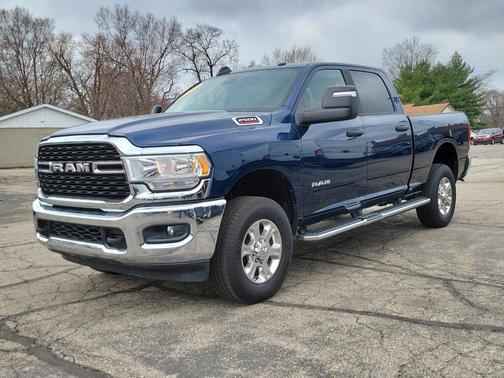 2024 RAM 2500 Big Horn Crew Cab 4x4 6'4' Box