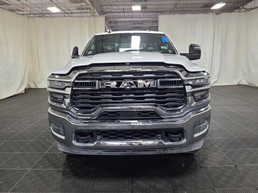 2025 RAM 2500 Big Horn Crew Cab 4x4 8' Box