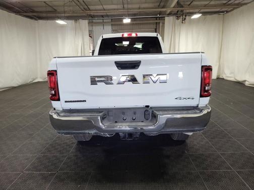 2025 RAM 2500 Big Horn Crew Cab 4x4 8' Box