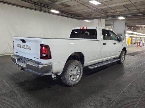 2025 RAM 2500 Big Horn Crew Cab 4x4 8' Box