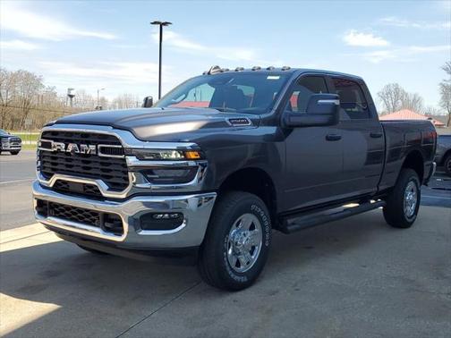 2025 RAM 2500 Tradesman Crew Cab 4x4 6'4' Box
