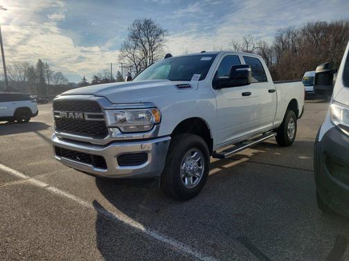 Bright White Clearcoat 2024 RAM 2500 Tradesman Crew Cab 4x4 6'4' Box
