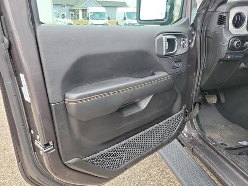 Granite Crystal Metallic Clearcoat 2025 Jeep Wrangler 4xe Sahara
