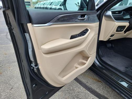 Rocky Mountain Pearlcoat 2025 Jeep Grand Cherokee Limited