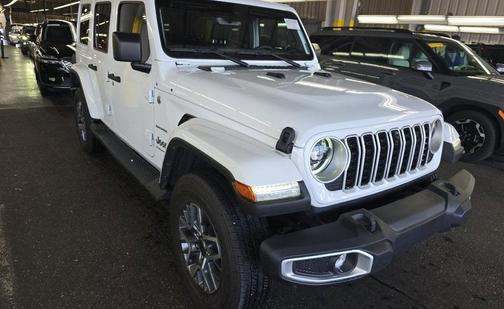 Bright White Clearcoat 2024 Jeep Wrangler 4-Door Sahara 4x4