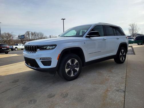 Bright White Clearcoat 2023 Jeep Grand Cherokee 4xe Base