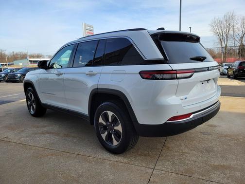 Bright White Clearcoat 2023 Jeep Grand Cherokee 4xe Base