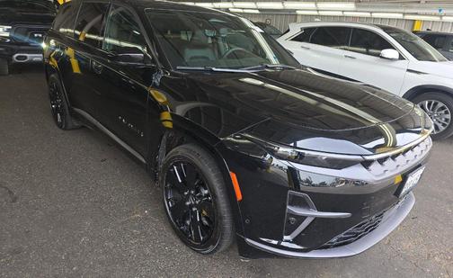 Diamond Black Crystal Pearlcoat 2024 Jeep Wagoneer S Launch Edition