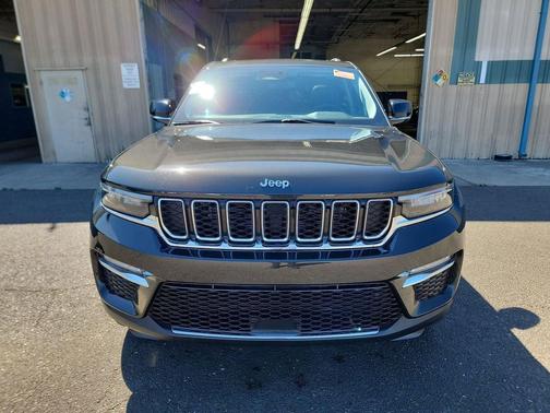 Rocky Mountain Pearlcoat 2023 Jeep Grand Cherokee 4xe Base
