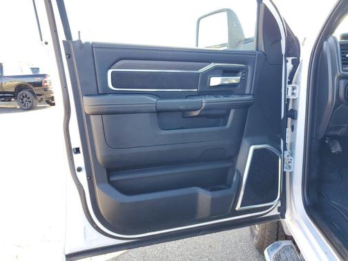 2025 RAM 2500 Laramie Crew Cab 4x4 6'4' Box