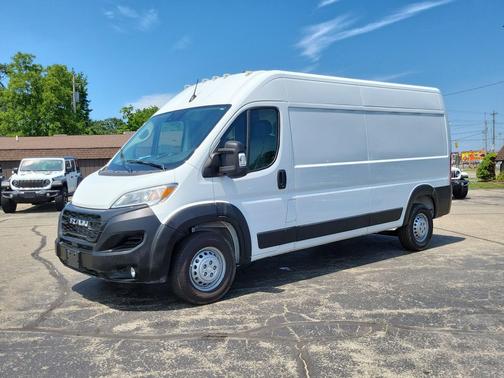 Bright White Clearcoat 2025 RAM ProMaster 2500 Tradesman