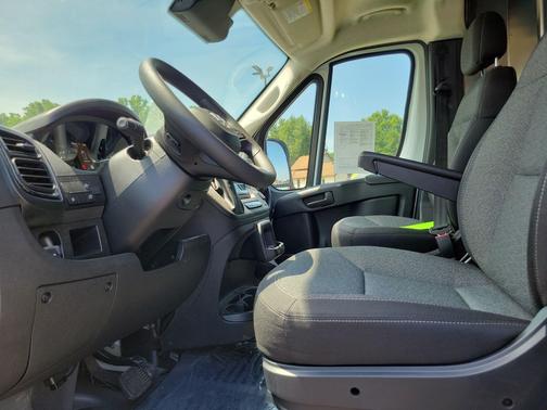 Bright White Clearcoat 2025 RAM ProMaster 2500 Tradesman