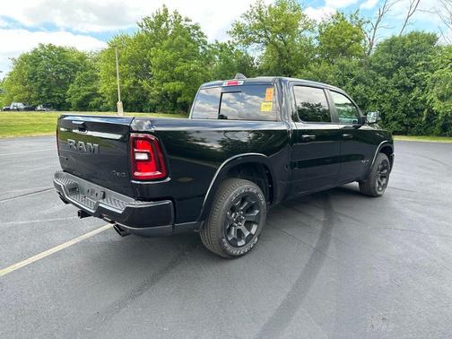 Diamond Black Crystal Pearlcoat 2026 RAM 1500 Big Horn/Lone Star