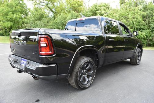 Diamond Black Crystal Pearlcoat 2026 RAM 1500 Big Horn/Lone Star