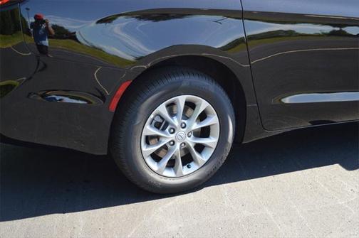 2025 Chrysler Pacifica L