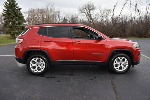 Red Hot Pearlcoat 2025 Jeep Compass Latitude