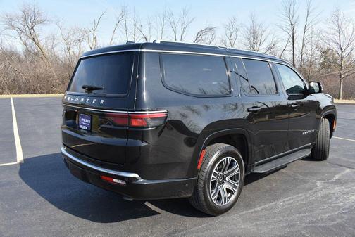 Diamond Black Crystal Pearlcoat 2025 Jeep Wagoneer 4x4