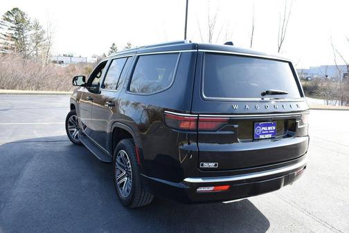 Diamond Black Crystal Pearlcoat 2025 Jeep Wagoneer 4x4