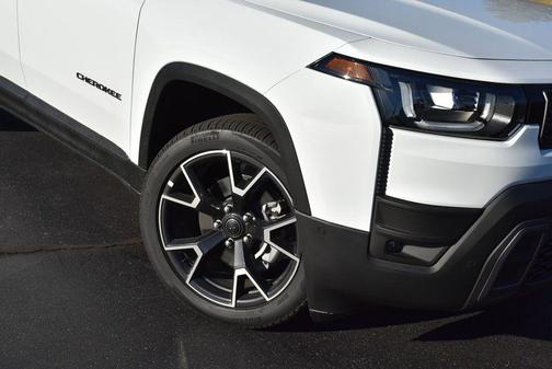 2026 Jeep Cherokee Overland