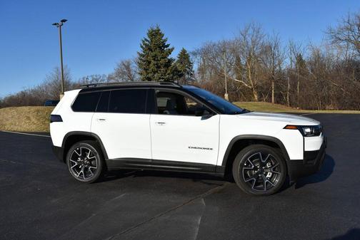 2026 Jeep Cherokee Overland