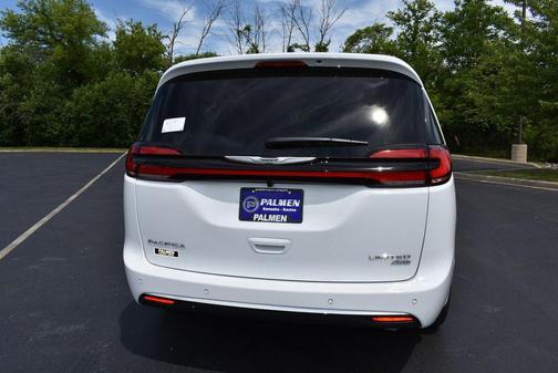 Bright White Clearcoat 2026 Chrysler Pacifica Limited
