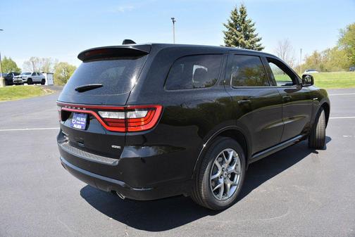 DB Black Crystal Clearcoat 2026 Dodge Durango GT HEMI V8