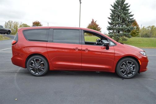 2026 Chrysler Pacifica L