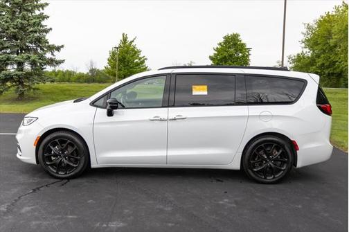 2024 Chrysler Pacifica Limited
