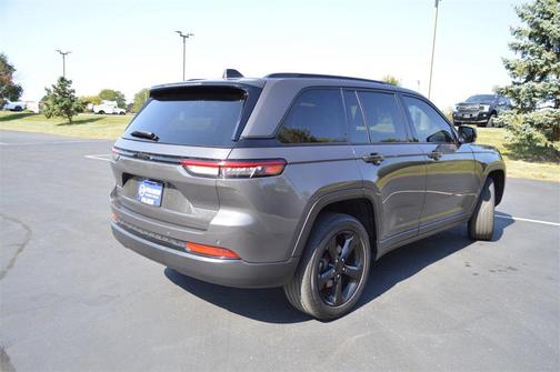 2023 Jeep Grand Cherokee Altitude