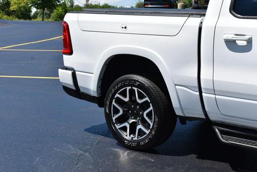 Bright White Clearcoat 2025 RAM 1500 Laramie