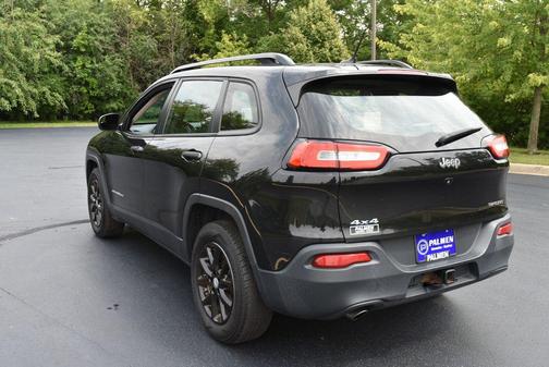 Brilliant Black Crystal Pearlcoat 2015 Jeep Cherokee Sport
