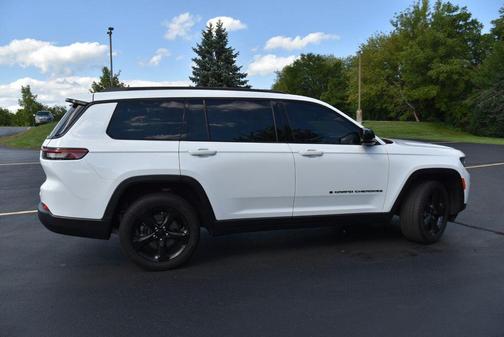 Bright White Clearcoat 2023 Jeep Grand Cherokee L Altitude