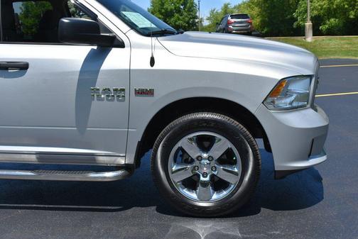 Bright Silver Metallic Clearcoat 2018 RAM 1500 Express