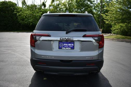 Sterling Metallic 2023 GMC Acadia AWD AT4