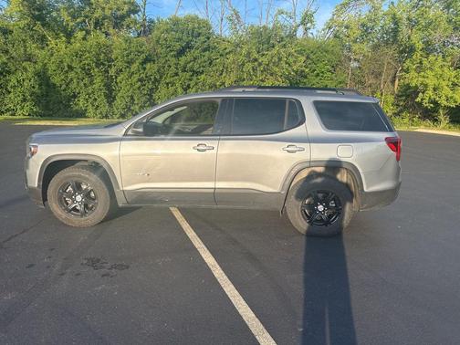 Sterling Metallic 2023 GMC Acadia AWD AT4