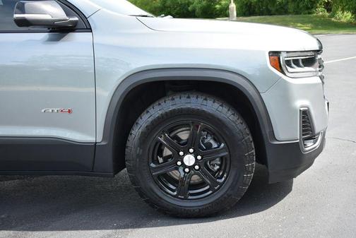 Sterling Metallic 2023 GMC Acadia AWD AT4