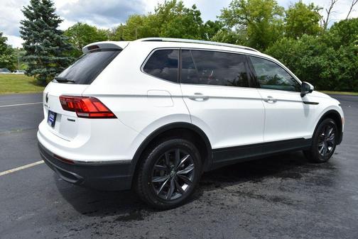 White 2022 Volkswagen Tiguan 2.0T SE 4MOTION