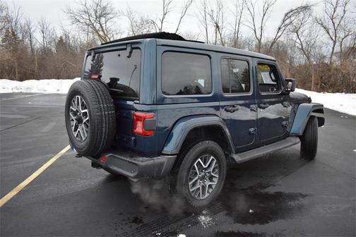 2025 Jeep Wrangler 4-Door Sahara 4x4