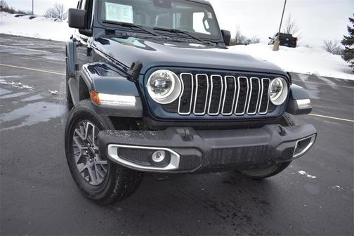 2025 Jeep Wrangler 4-Door Sahara 4x4