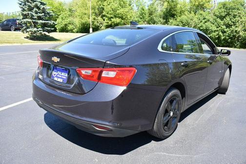 Dark Ash Metallic 2022 Chevrolet Malibu 1LS