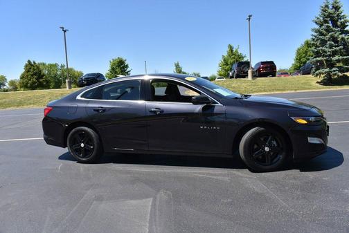 Dark Ash Metallic 2022 Chevrolet Malibu 1LS