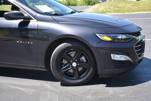 Dark Ash Metallic 2022 Chevrolet Malibu 1LS