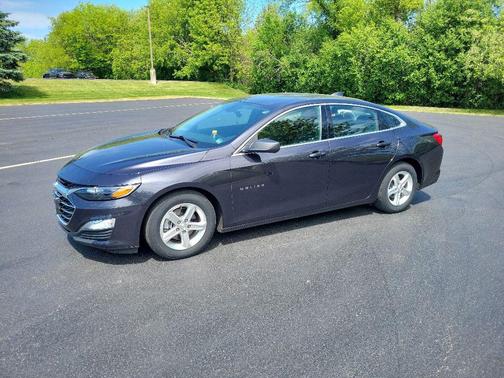 Dark Ash Metallic 2022 Chevrolet Malibu 1LS