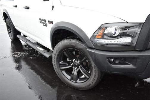 2024 RAM 1500 Classic Warlock Quad Cab 4x4 6'4' Box